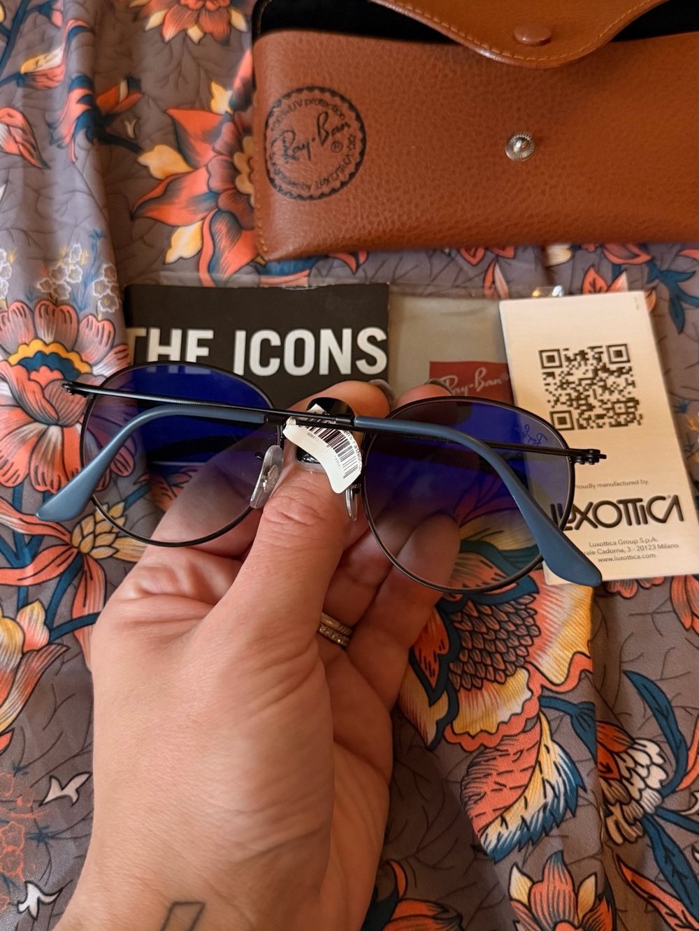 Ray-Ban Round Metal Sunglasses - Picture 5 of 8